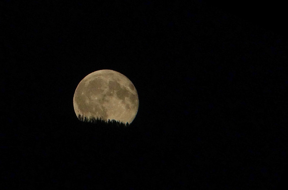 Moonrise over Okanagan Mtn, August 2016